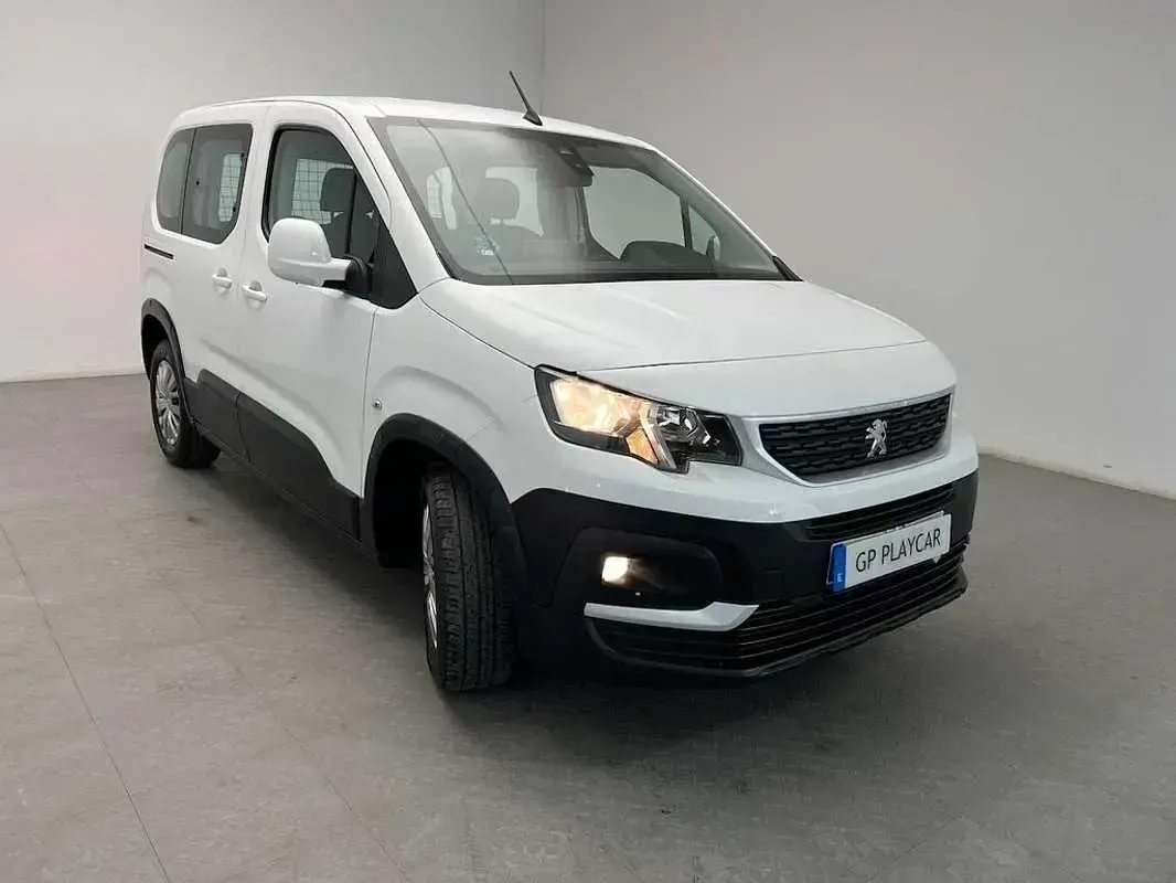 Usado Peugeot Rifter Active 100 CV (73 kW) 2019 Blanco Monovolumen