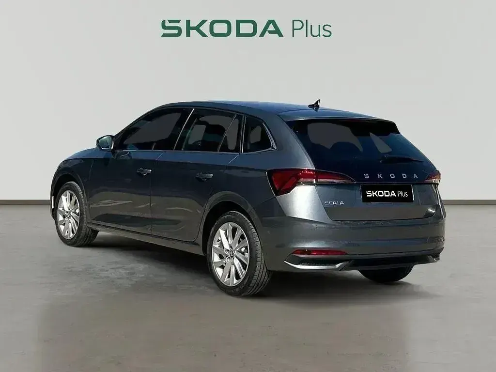 Nuevo Skoda Scala Selection 115 CV (84 kW) 2025 Gris Utilitario