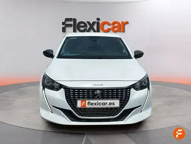 Usado Peugeot 208 Allure 100 CV (73 kW) 2023 Blanco Utilitario