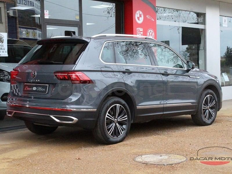 Usado VW Tiguan R-line 150 CV (110 kW) 2022 Gris / plata SUV