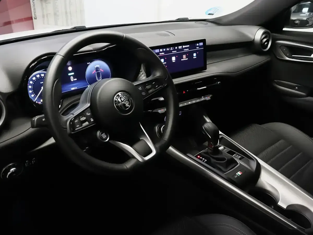 Usado Alfa Romeo Tonale Sprint 130 CV (95 kW) 2023 Negro SUV