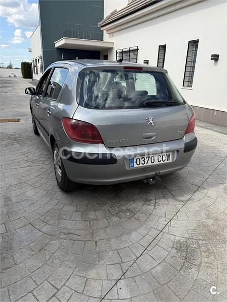 Usado Peugeot 307 110 CV (80 kW) 2002 Gris / plata Berlina