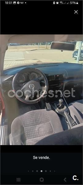Usado VW Passat Comfortline 130 CV (95 kW) 2001 Rojo Berlina