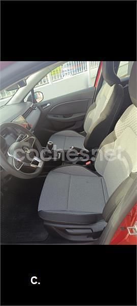 Rojo Usado 2023 Renault Clio V Evolution Berlina | 21.250 € - Imagen 1/4