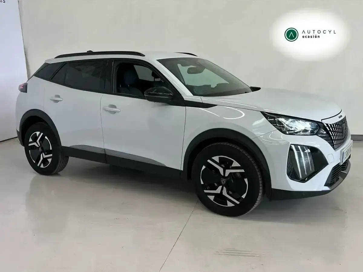 Usado Peugeot 2008 Allure 102 CV (75 kW) 2023 Blanco SUV