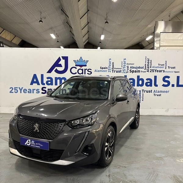 Usado Peugeot 2008 Allure 130 CV (95 kW) 2021 Gris / plata SUV