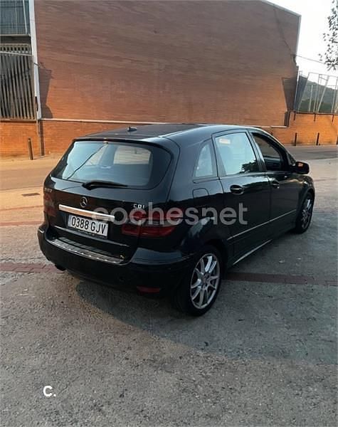 Usado Mercedes B180 109 CV (80 kW) 2008 Negro Monovolumen