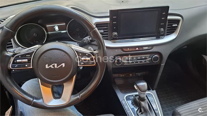 Negro Usado 2023 Kia Ceed Familiar | 12.500 € (Super precio) - Imagen 1/4