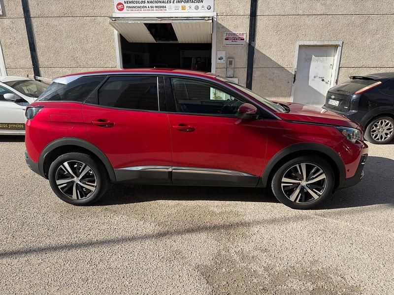 Usado Peugeot 3008 Active 130 CV (95 kW) 2018 Rojo SUV