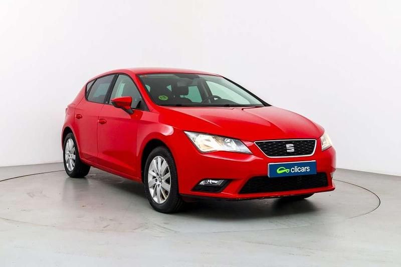 Usado Seat Leon Reference 110 CV (80 kW) 2017 Rojo Utilitario