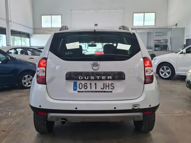 Usado Dacia Duster Lauréate 109 CV (80 kW) 2015 Blanco SUV