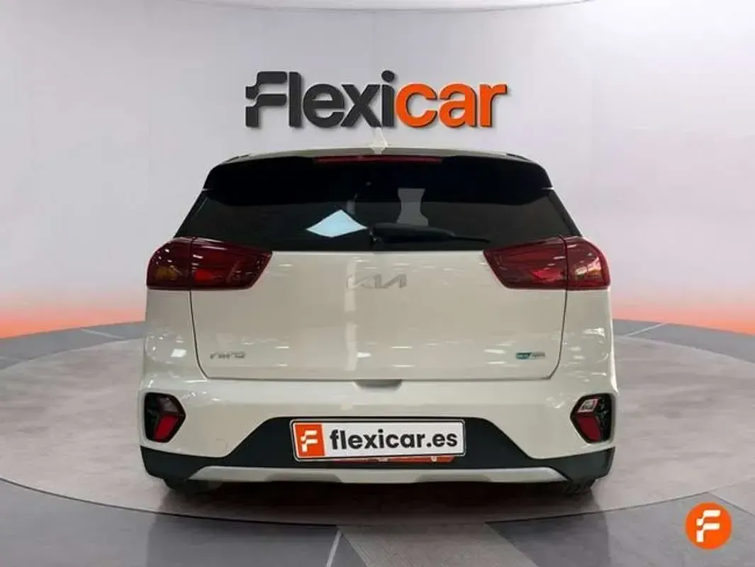 Usado Kia Niro 141 CV (103 kW) 2022 Blanco SUV