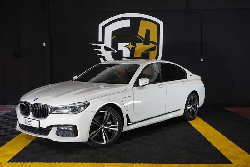 Usado BMW 740 iPerformance 326 HP (239 kW) 2017 Branco Sedan