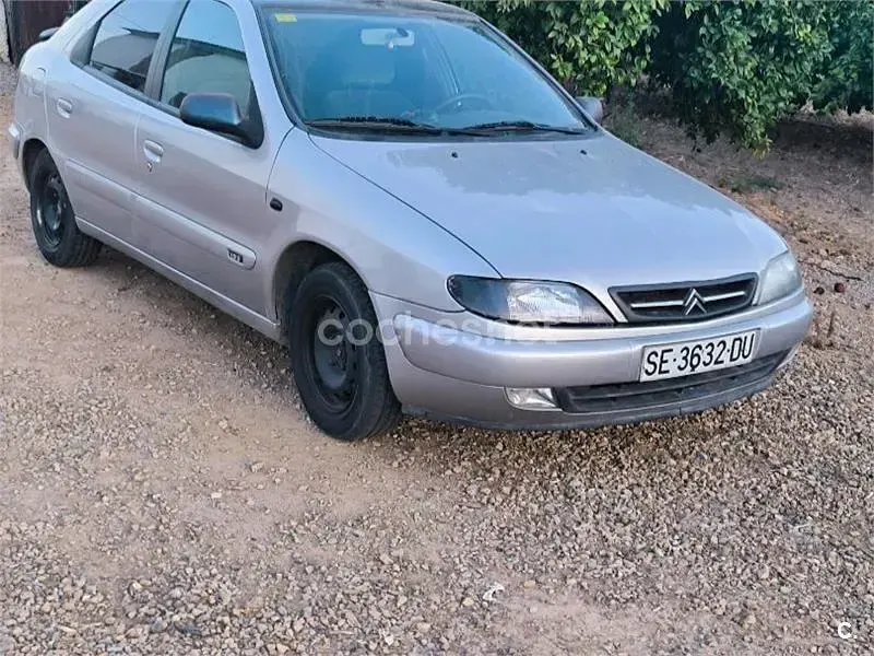 Usado Citroën Xsara Attraction 71 CV (52 kW) 2000 Gris / plata Berlina