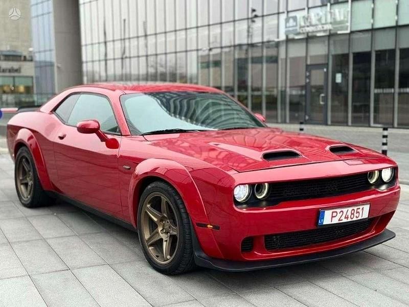 Rojo Usado 2018 Dodge Challenger Coupe | 31.958 € - Imagen 1/4