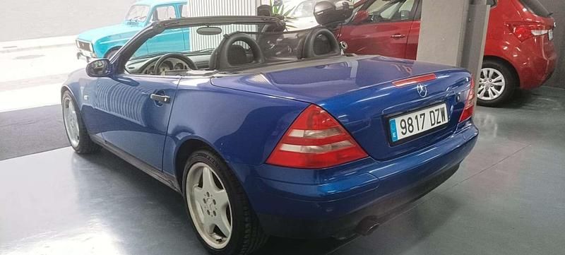 Usado Mercedes SLK200 136 CV (100 kW) 1997 Azul Descapotable
