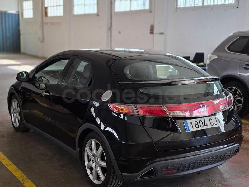 Usado Honda Civic Comfort 140 CV (102 kW) 2008 Negro Berlina