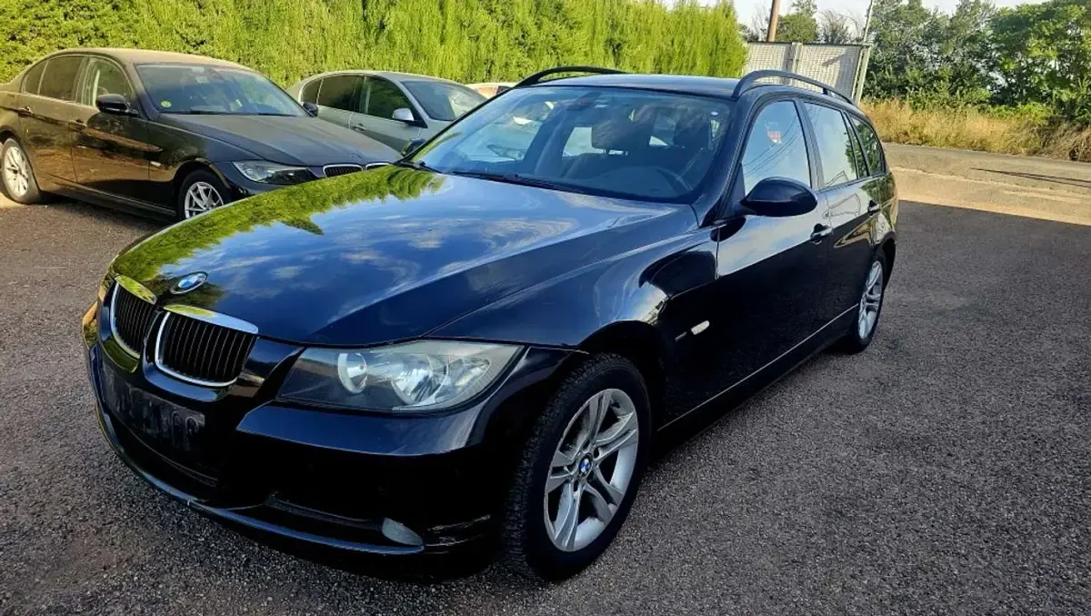 Usado BMW 318 143 CV (105 kW) 2009 Negro Familiar