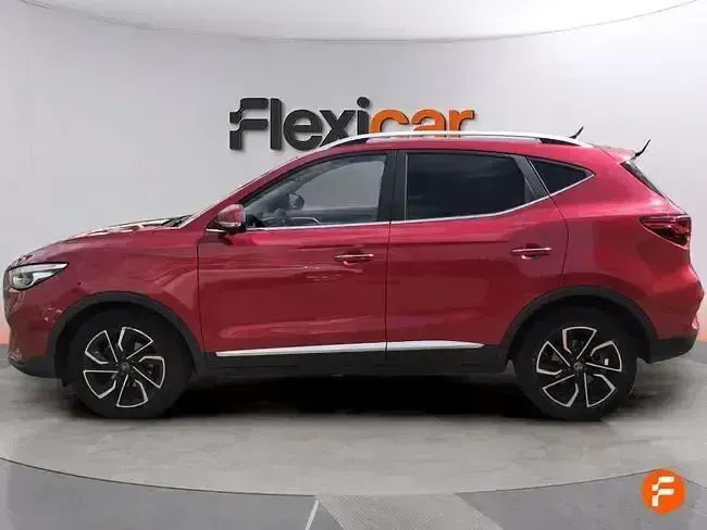 Usado MG ZS Luxury 111 CV (81 kW) 2022 Rojo SUV