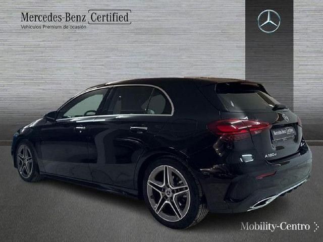 Usado Mercedes A180 AMG line 116 CV (85 kW) 2024 Negro noche Utilitario