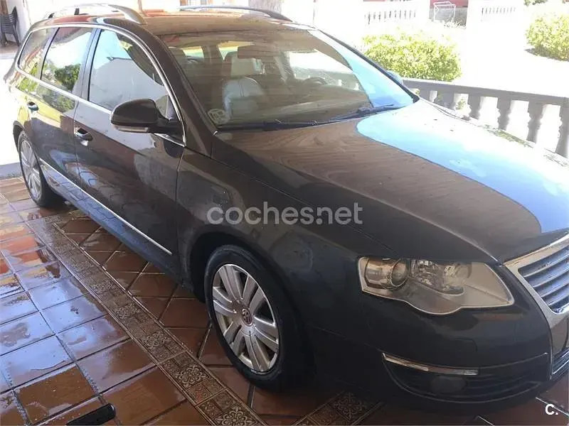 Usado VW Passat Highline 140 CV (102 kW) 2007 Negro Familiar