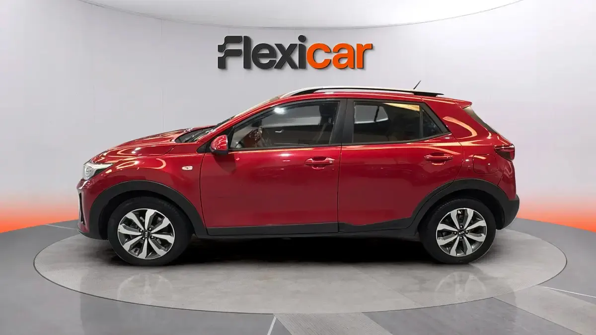 Usado Kia Stonic 84 CV (61 kW) 2021 Rojo SUV