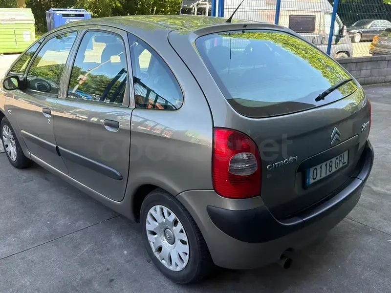 Usado Citroën Xsara Picasso 110 CV (80 kW) 2009 Gris / plata Monovolumen