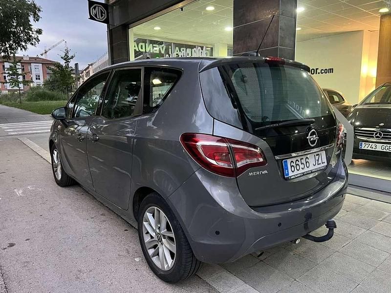 Usado Opel Meriva Excellence 110 CV (80 kW) 2017 Gris / plata Monovolumen