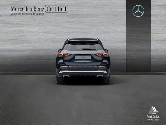 Usado Mercedes GLA250 218 CV (160 kW) 2022 Negro cosmos SUV