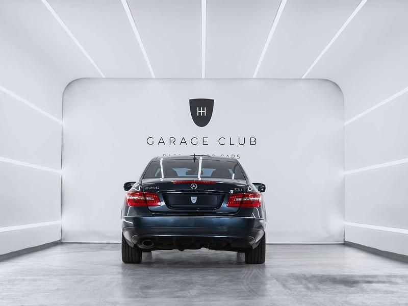 Usado Mercedes E250 Elegance 204 CV (150 kW) 2009 Azul Coupe