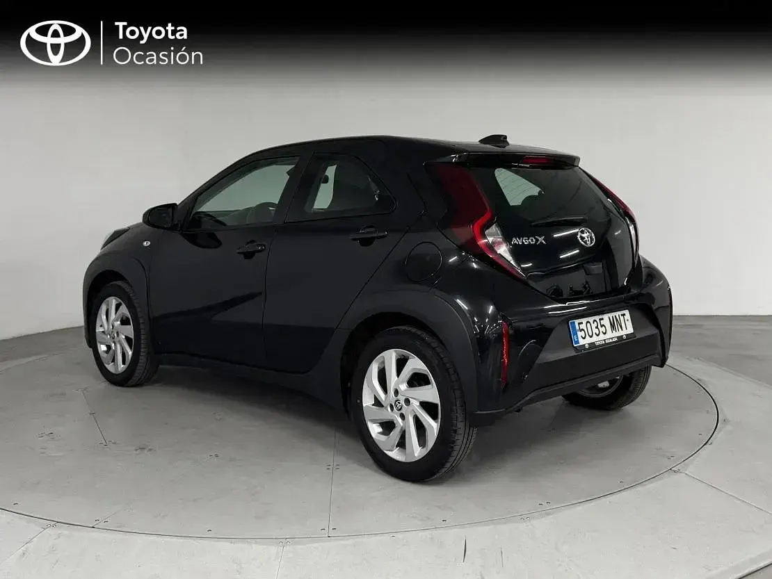 Usado Toyota Aygo X Play 72 CV (52 kW) 2024 Negro azabache SUV