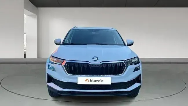 Usado Skoda Karoq Style 150 CV (110 kW) 2023 Blanco SUV