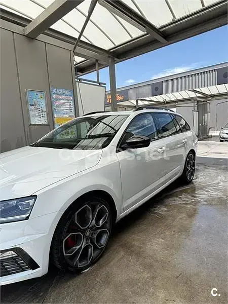 Usado Skoda Octavia RS 184 CV (135 kW) 2017 Blanco Familiar