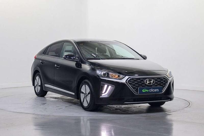 Usado Hyundai Ioniq 141 CV (103 kW) 2021 Negro Utilitario