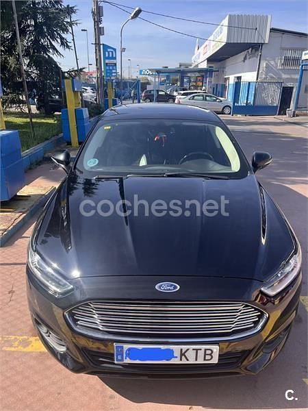 Usado Ford Mondeo Trend 150 CV (110 kW) 2019 Negro Familiar