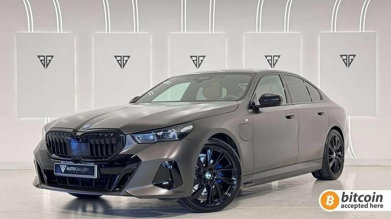 Gris Usado 2024 BMW 530e M Sport Berlina | 54.900 € (Super precio) - Imagen 1/4