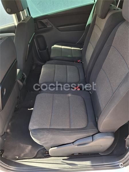 Usado VW Sharan Advance 140 CV (102 kW) 2014 Gris / plata Monovolumen