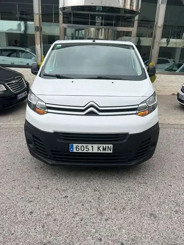 Usado Citroën Jumpy Comfort 116 CV (85 kW) 2018 Blanco Monovolumen