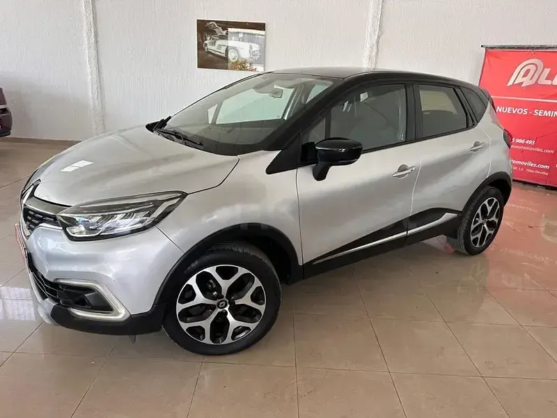 Usado Renault Captur Intens 90 CV (66 kW) 2018 Gris / plata SUV