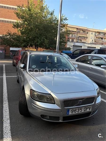 Gris / plata Usado 2005 Volvo V50 Momentum Familiar | 2100 € (Super precio) - Imagen 1/4
