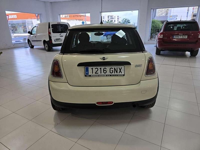 Usado Mini ONE 75 CV (55 kW) 2009 Beige Utilitario