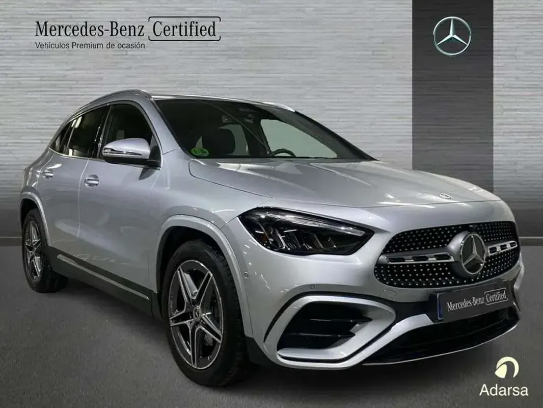 Usado Mercedes GLA200 AMG line 150 CV (110 kW) 2025 SUV