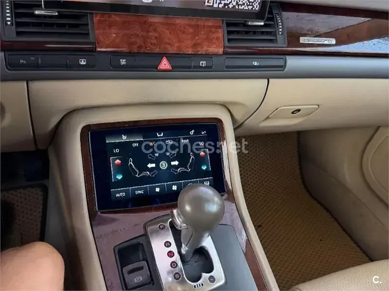 Usado Audi A8 335 CV (246 kW) 2005 Azul Berlina