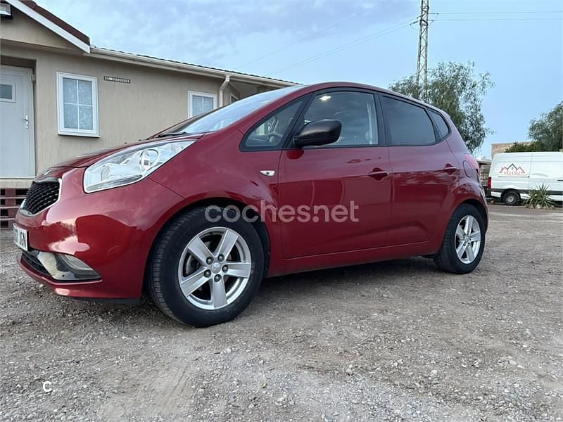 Rojo Usado 2015 Kia Venga Utilitario | 6499 € - Imagen 1/4