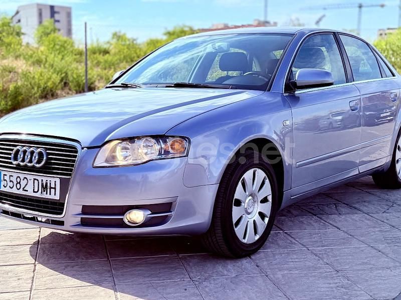 Gris / plata Usado 2006 Audi A4 Berlina | 4490 € (Buen precio) - Imagen 1/4