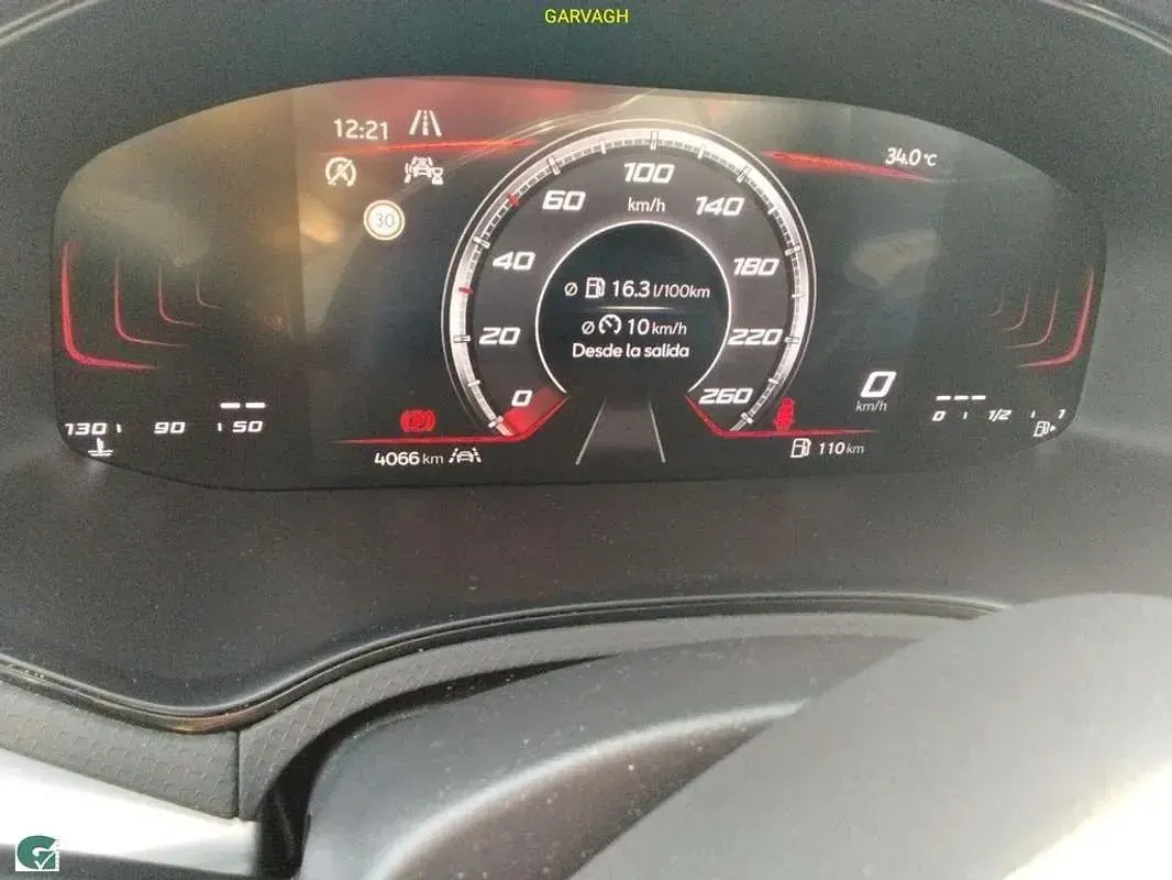 Usado Seat Arona FR 116 CV (85 kW) 2025 Rojo SUV