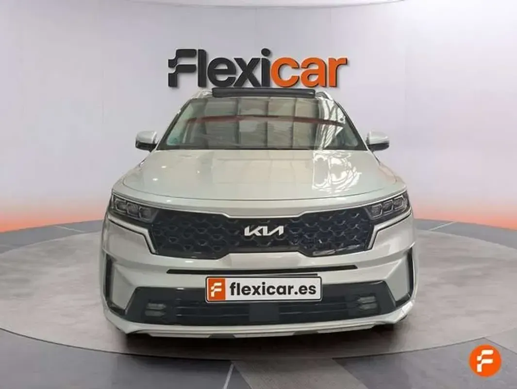 Usado Kia Sorento 232 CV (170 kW) 2023 Gris SUV