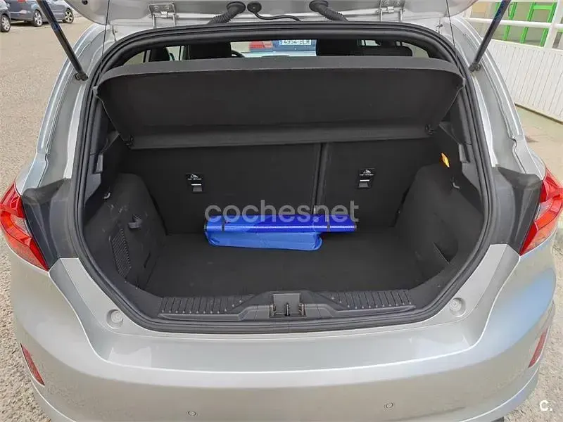 Usado Ford Fiesta ST-Line 75 CV (55 kW) 2020 Gris / plata Utilitario