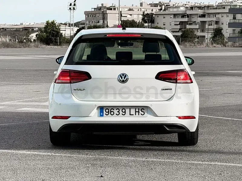 Usado VW Golf VIII Edition 130 CV (95 kW) 2020 Blanco Berlina