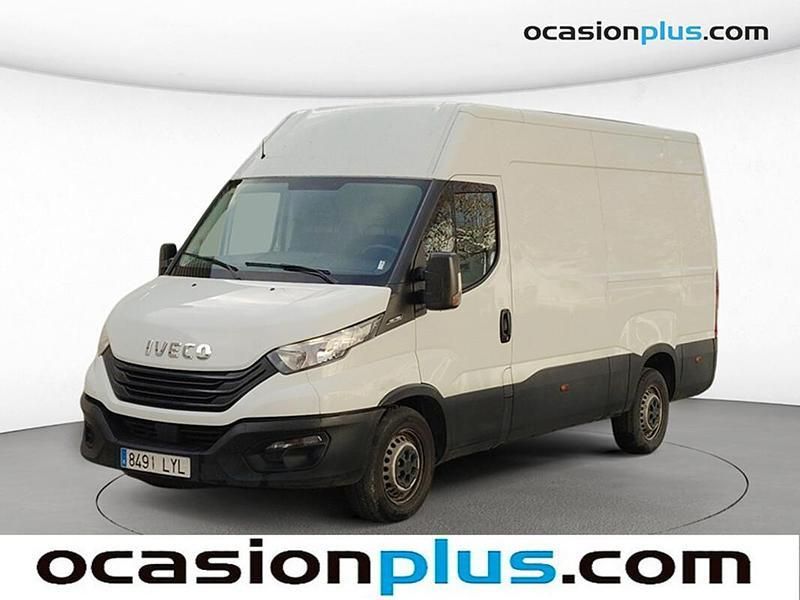Blanco Usado 2022 Iveco Daily Berlina | 22.046 € (Buen precio) - Imagen 1/4